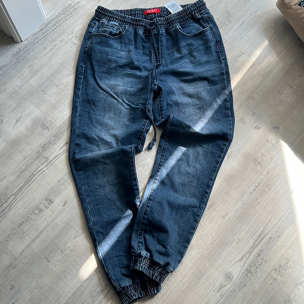 Guess stretchy trousers